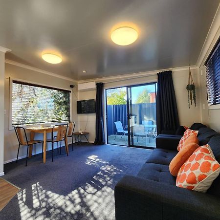 A Stone'S Thrown From Town Cosy Home Dunedin Exterior photo
